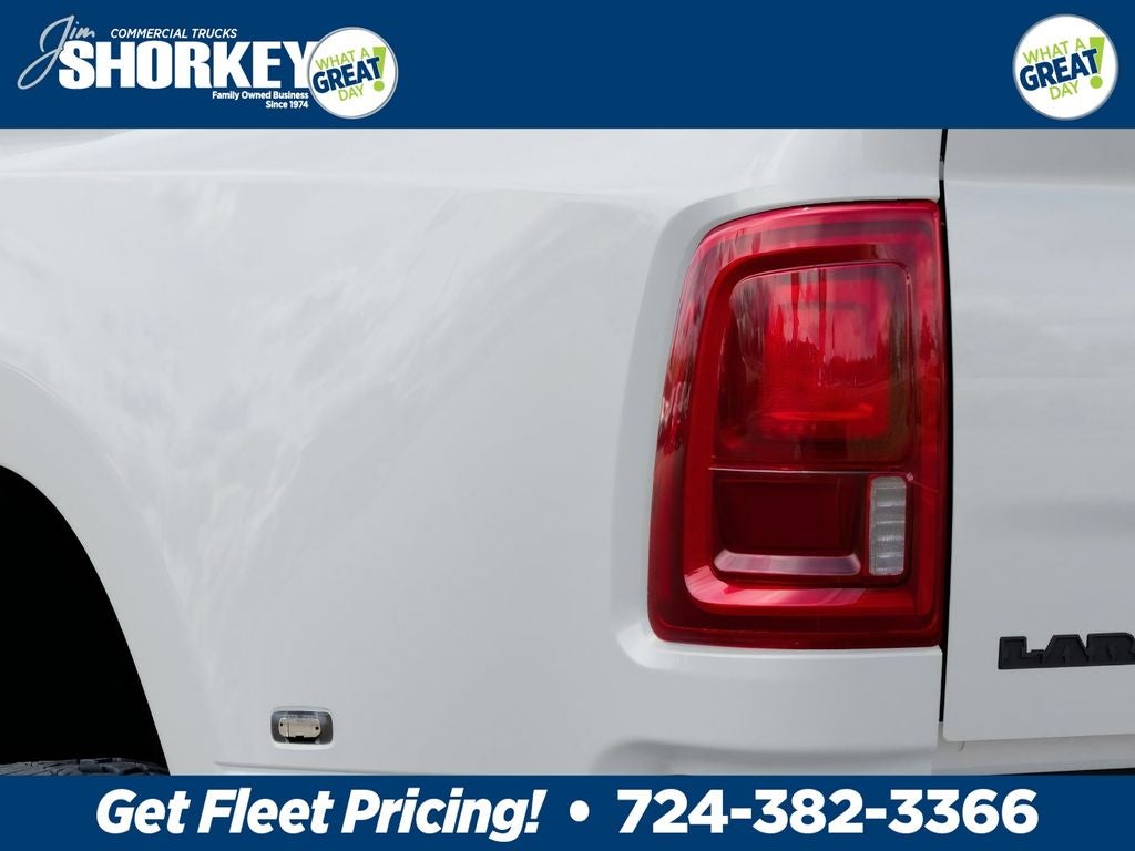 2026 RAM 3500 Laramie Night DRW 4x4 / 6.7L Diesel / 8' Bed