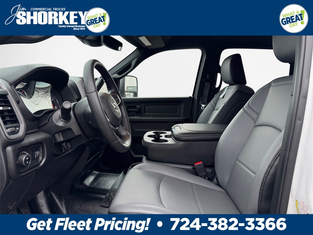 2026 RAM 2500 Tradesman 4x4 / 6.4L Hemi / 8' Bed