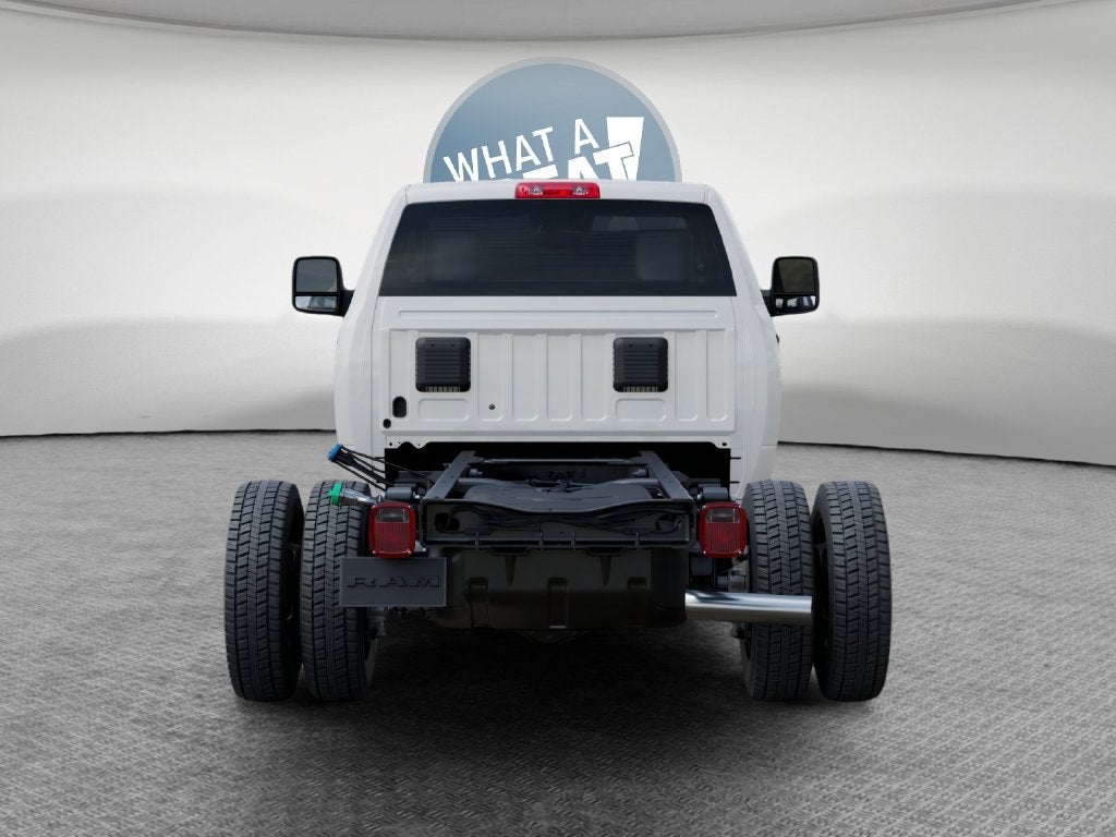 2027 RAM 5500 Tradesman DRW 4x4 / 6.7L Diesel / 60" CA Chassis