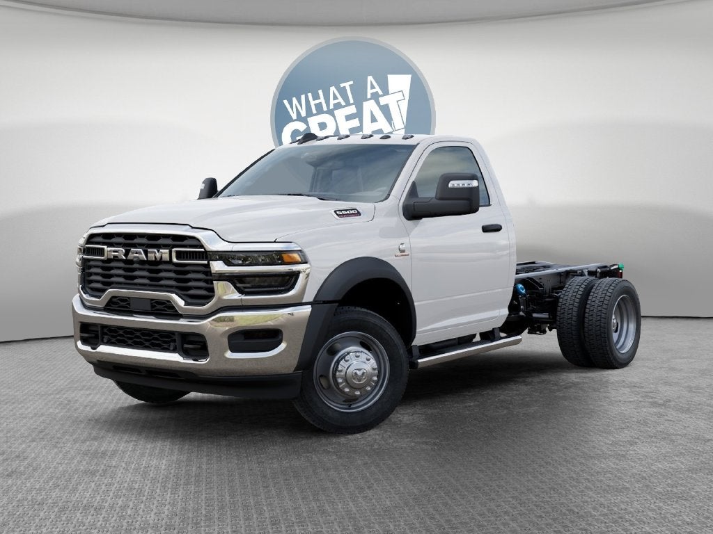2027 RAM 5500 Tradesman DRW 4x4 / 6.7L Diesel / 60" CA Chassis