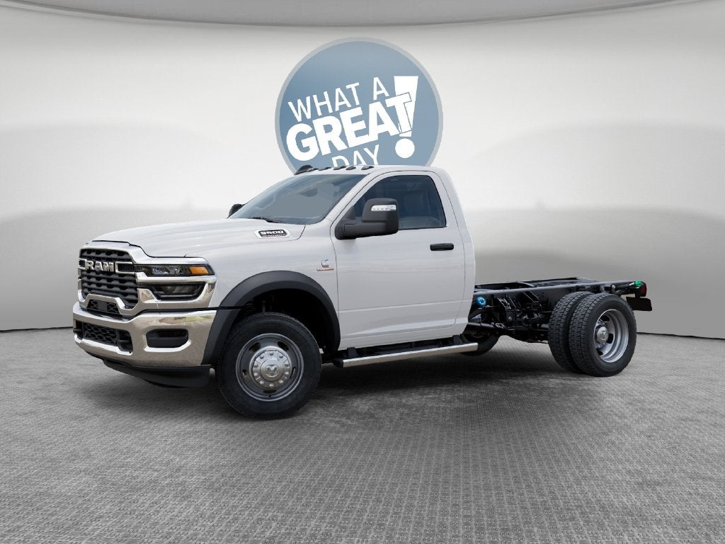 2027 RAM 5500 Tradesman DRW 4x4 / 6.7L Diesel / 60" CA Chassis