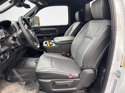 2026 RAM 5500 Tradesman DRW 4x4 / 6.7L Diesel / 9'6" Steel Dump