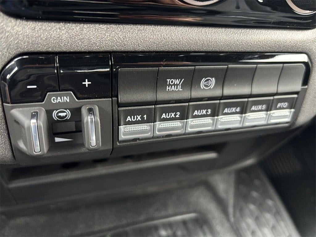 2026 RAM 5500 Tradesman DRW 4x4 / 6.7L Diesel / 9'6" Steel Dump