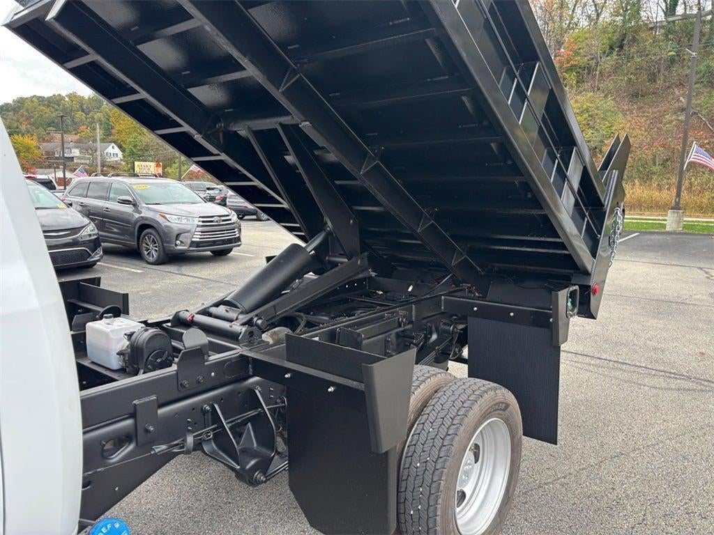 2026 RAM 5500 Tradesman DRW 4x4 / 6.7L Diesel / 9'6" Steel Dump