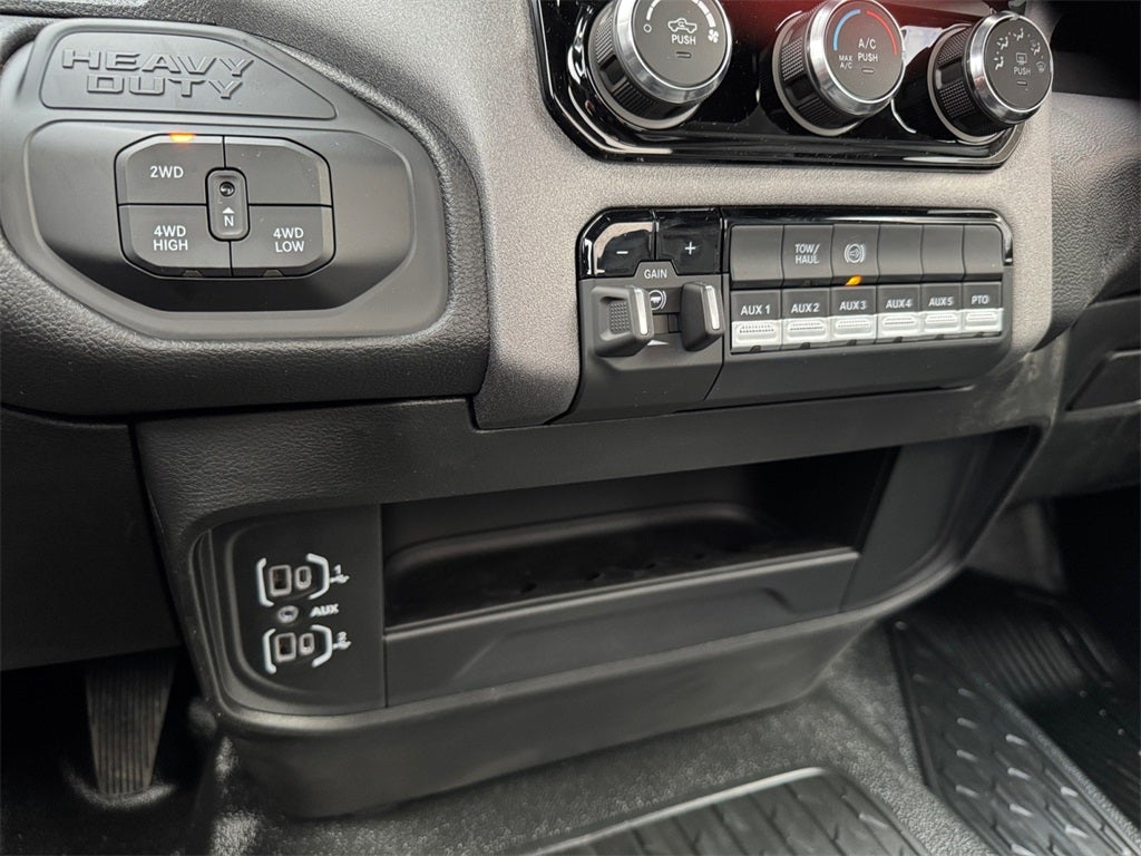 2026 RAM 5500 Tradesman DRW 4x4 / 6.7L Diesel / 84" CA Chassis