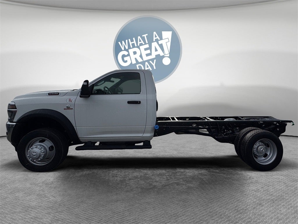 2026 RAM 5500 Tradesman DRW 4x4 / 6.7L Diesel / 84" CA Chassis