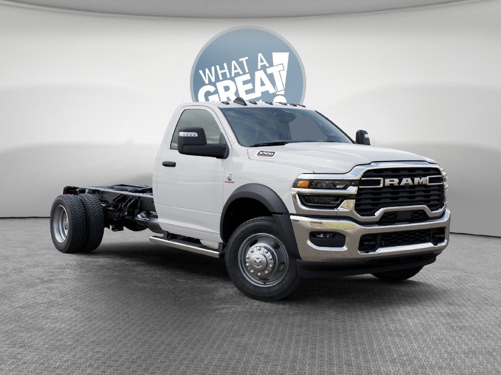 2027 RAM 5500 Tradesman DRW 4x4 / 6.7L Diesel / 84" CA Chassis