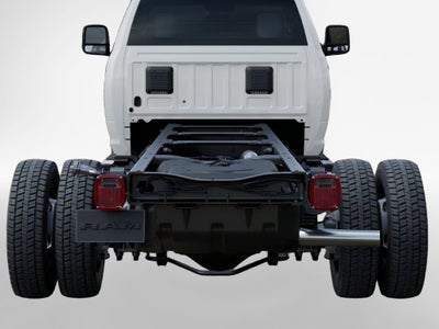 2027 RAM 5500 Tradesman DRW 4x4 / 6.4L V8 / 120" CA Chassis