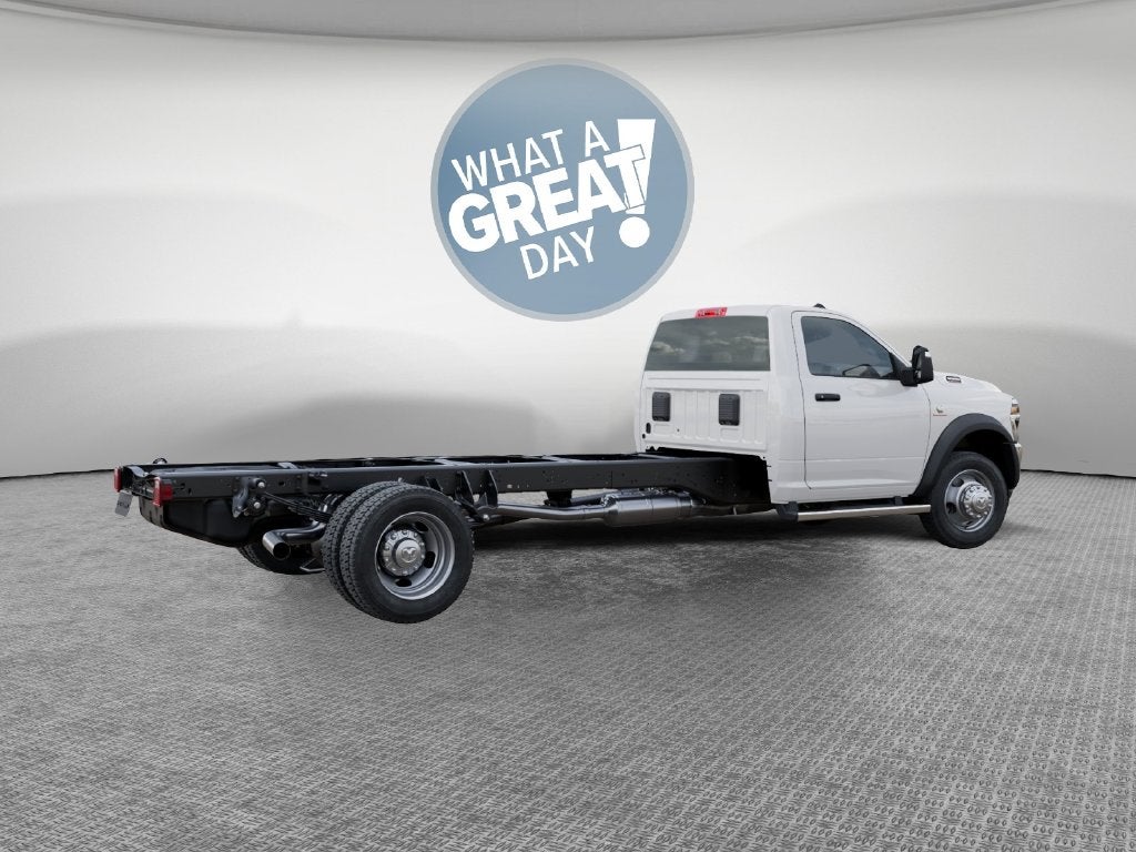 2027 RAM 5500 Tradesman DRW 4x4 / 6.7L Diesel / 120" CA Chassis