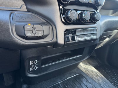 2027 RAM 5500 Big Horn DRW 4x4 / 6.7L Diesel / 120" CA Chassis