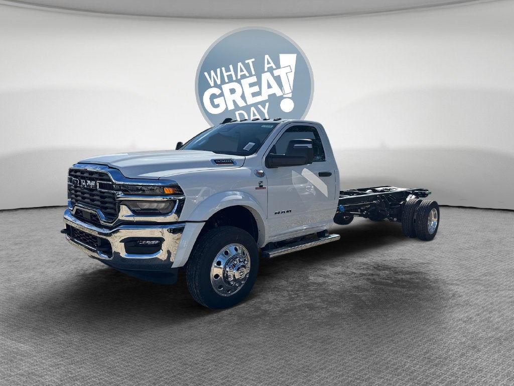 2027 RAM 5500 Big Horn DRW 4x4 / 6.7L Diesel / 120" CA Chassis