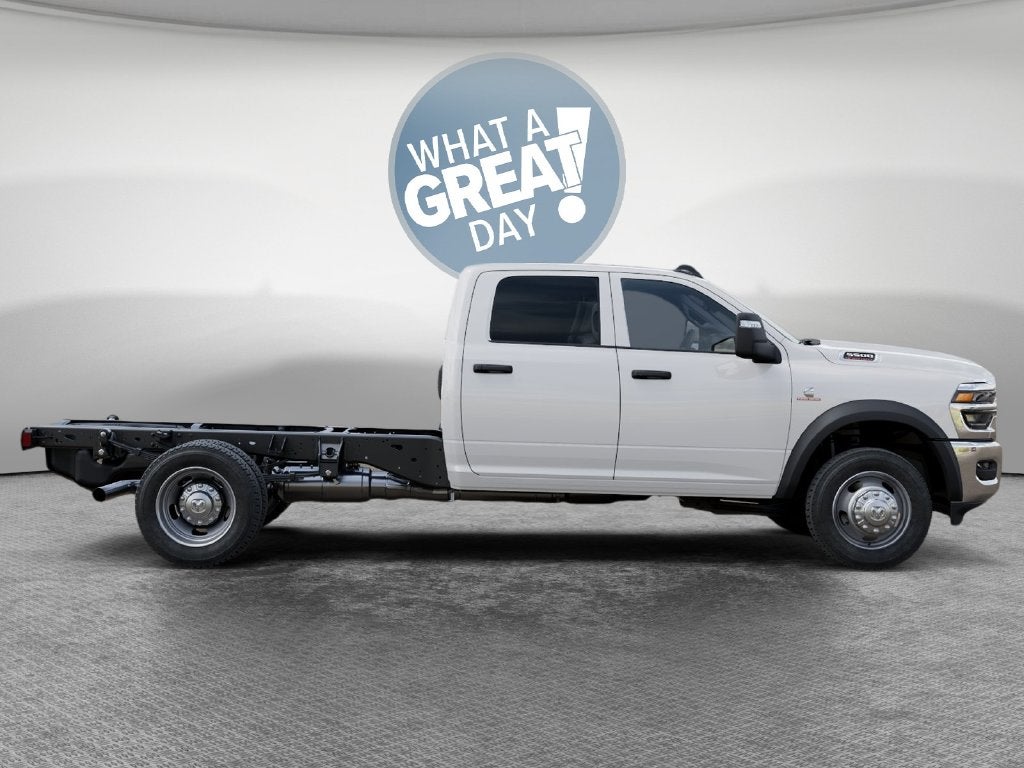 2027 RAM 5500 Tradesman DRW 4x4 / 6.7L Diesel / 60" CA Chassis