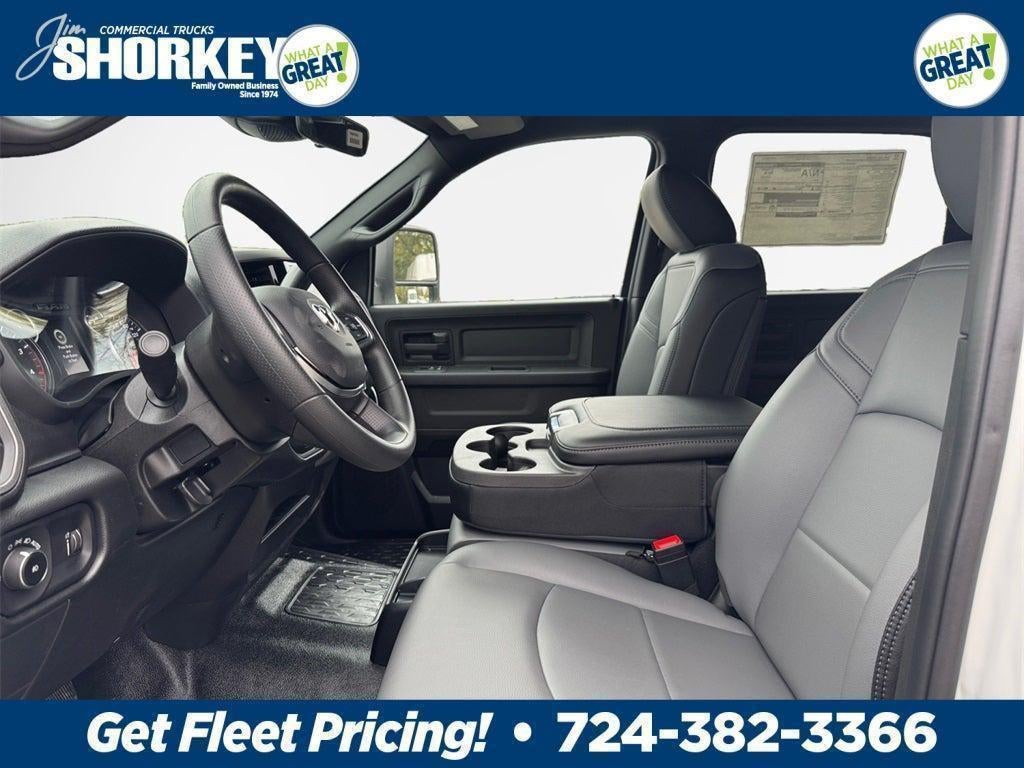 2026 RAM 5500 Tradesman DRW 4x4 / 6.7L Diesel / 11' Service Body