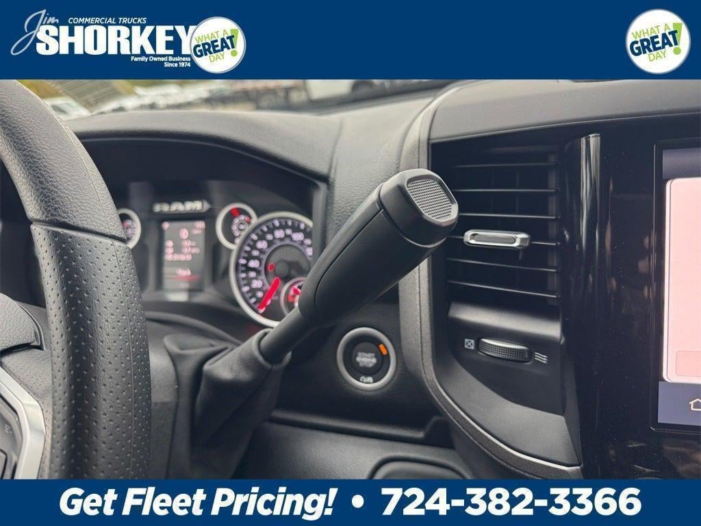 2026 RAM 5500 Tradesman DRW 4x4 / 6.7L Diesel / 11' Service Body