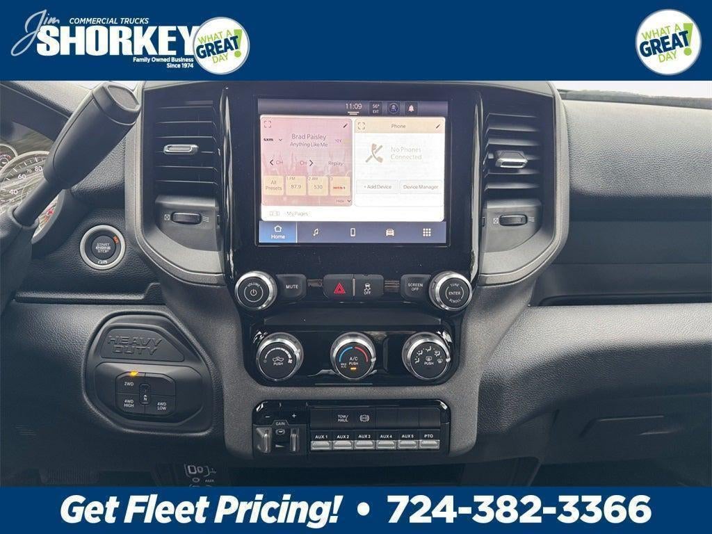 2026 RAM 5500 Tradesman DRW 4x4 / 6.7L Diesel / 11' Service Body