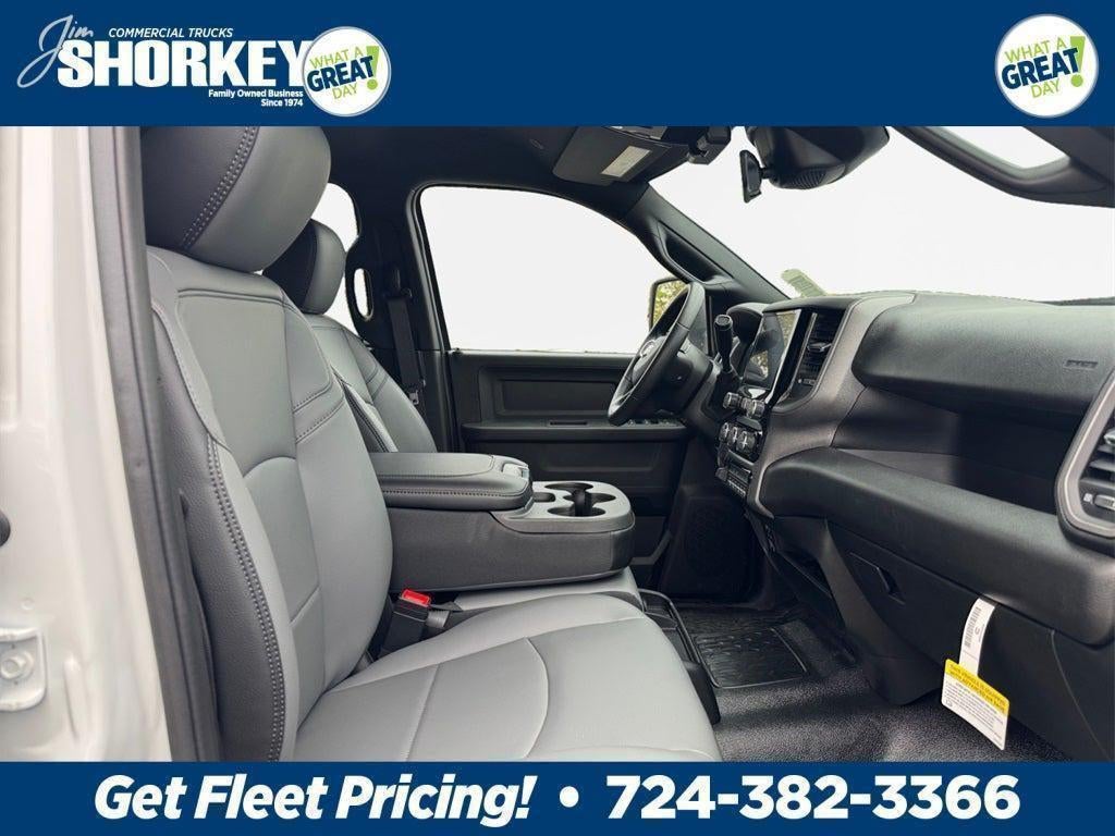 2026 RAM 5500 Tradesman DRW 4x4 / 6.7L Diesel / 11' Service Body