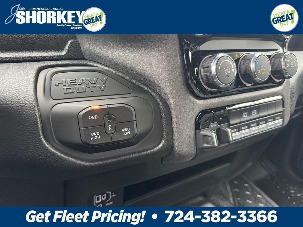 2026 RAM 5500 Tradesman DRW 4x4 / 6.7L Diesel / 11' Service Body