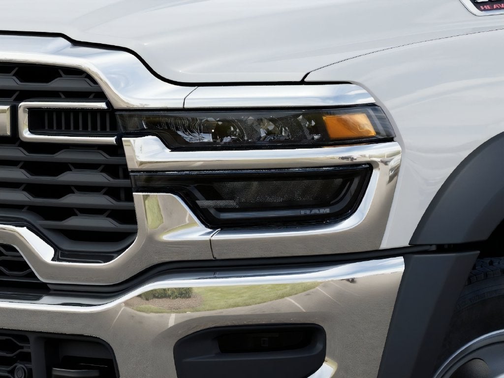 2027 RAM 5500 Tradesman DRW 4x4 / 6.7L Diesel / 84" CA Chassis