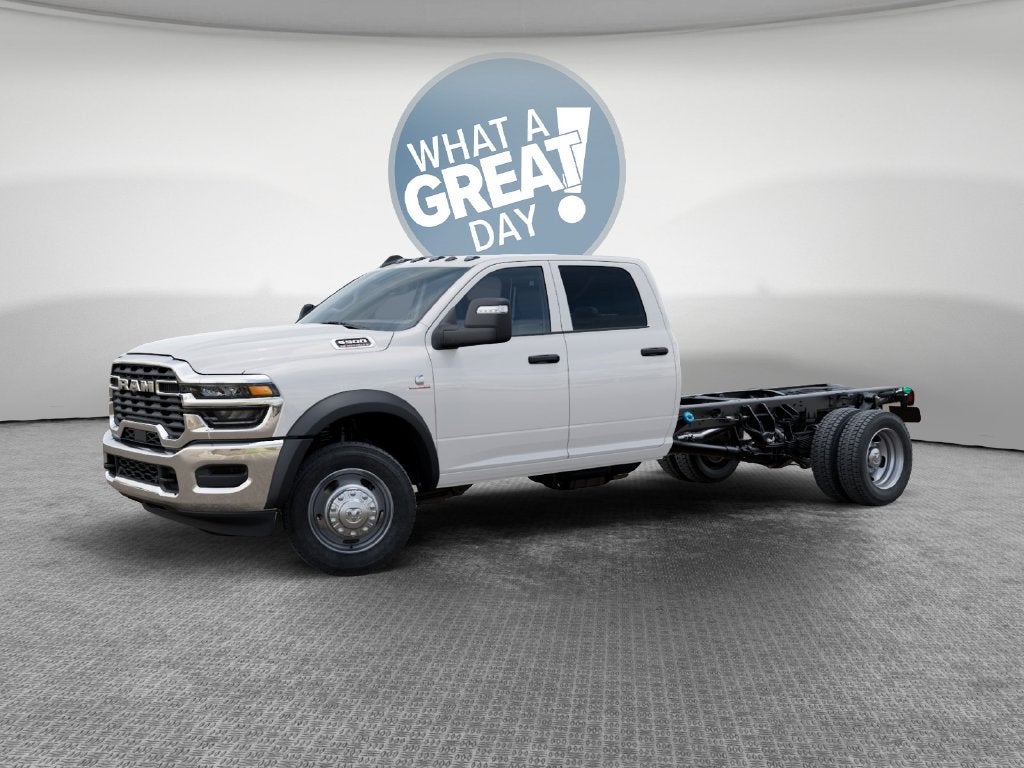 2027 RAM 5500 Tradesman DRW 4x4 / 6.7L Diesel / 84" CA Chassis