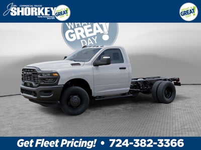 2026 RAM 3500 Tradesman DRW 4x4 / 6.4L V8 / 60" CA Chassis