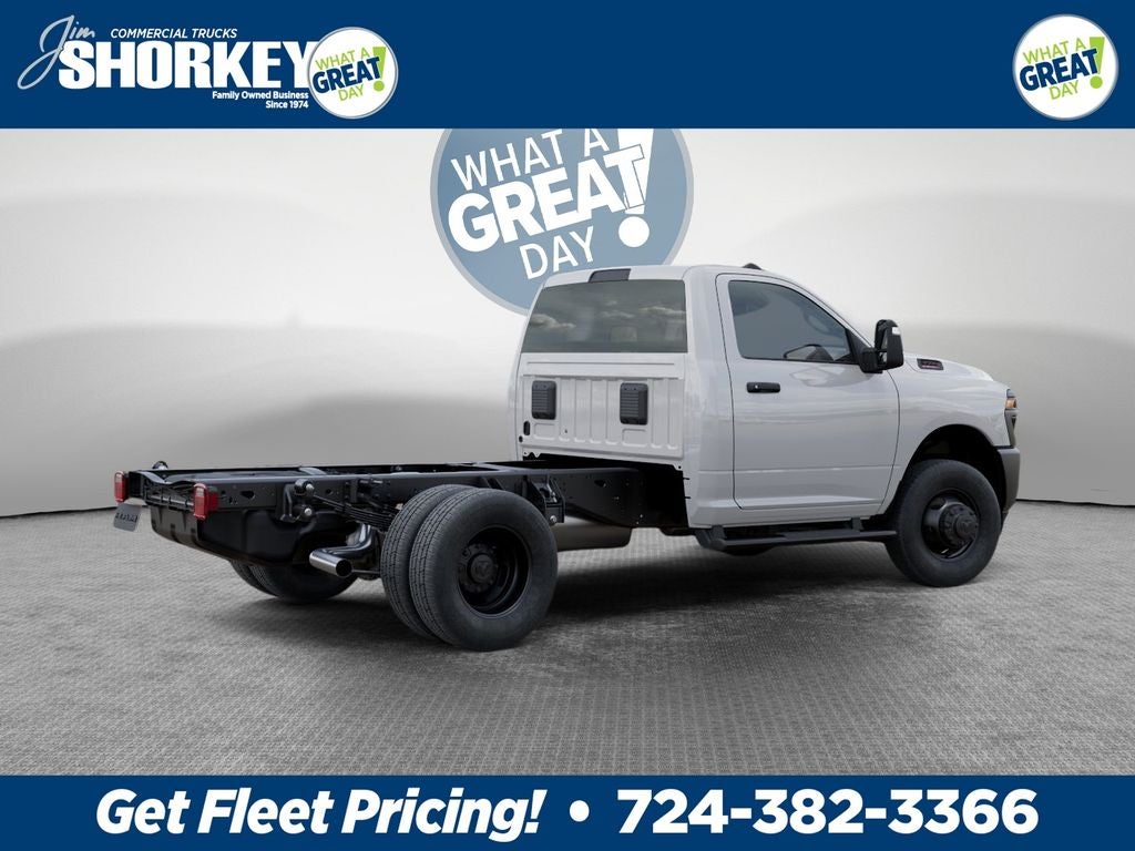 2026 RAM 3500 Tradesman DRW 4x4 / 6.4L V8 / 60" CA Chassis