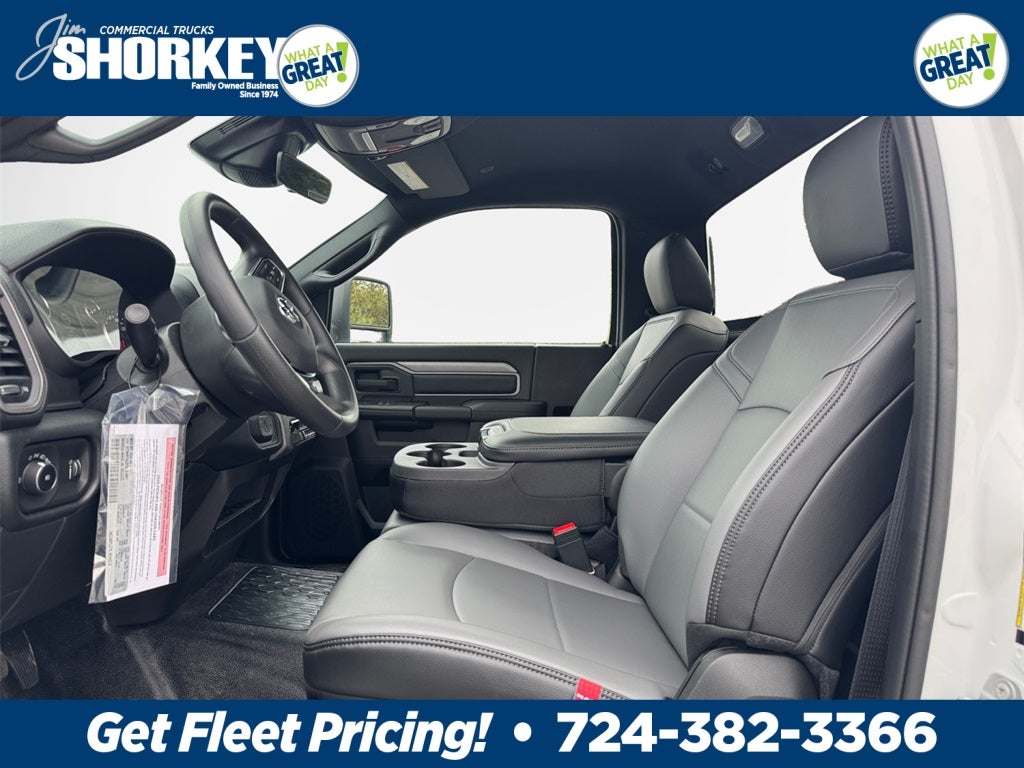 2026 RAM 3500 Tradesman DRW 4x4 / 6.4L Hemi / 60" CA Chassis