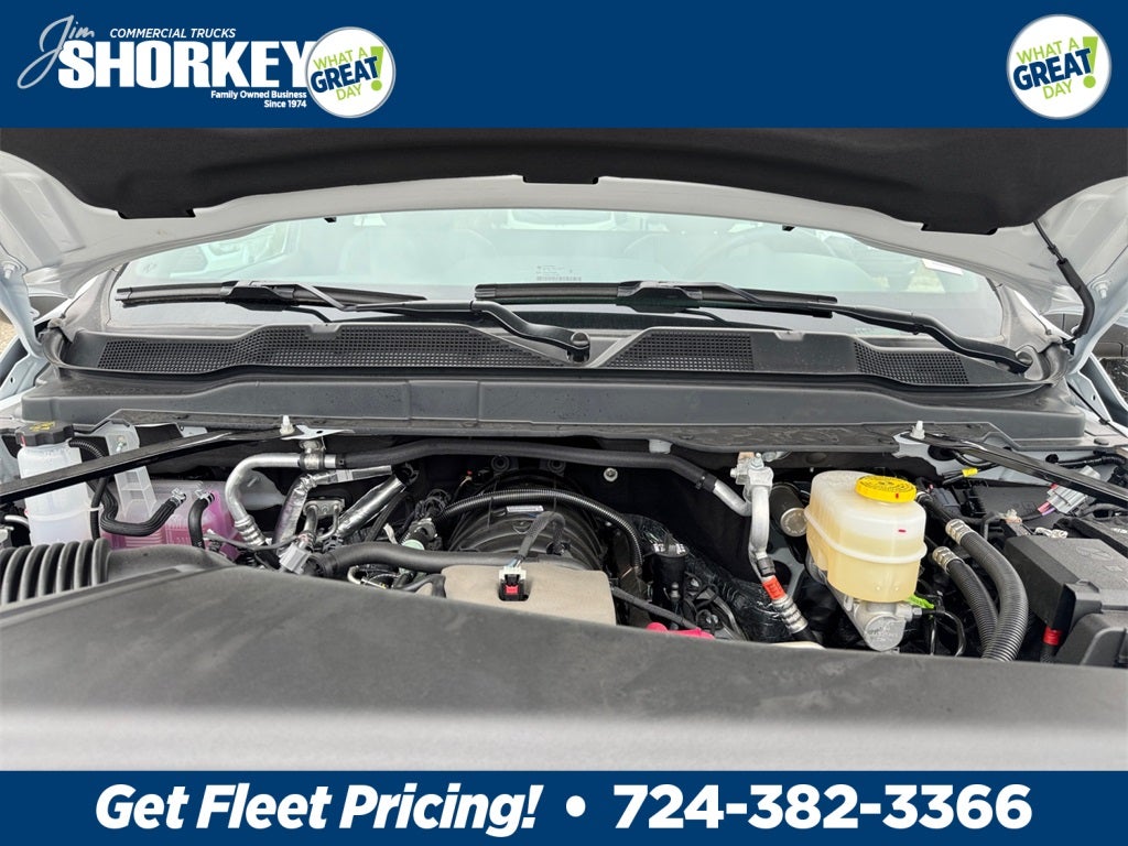 2026 RAM 3500 Tradesman DRW 4x4 / 6.4L Hemi / 60" CA Chassis