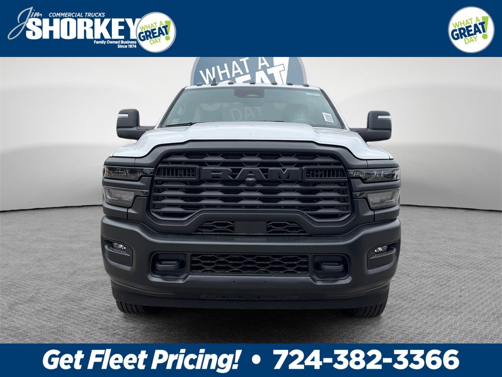 2026 RAM 3500 Tradesman DRW 4x4 / 6.4L Hemi / 60" CA Chassis