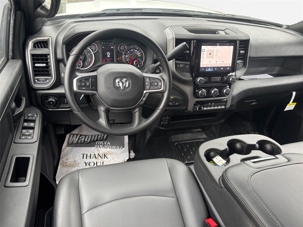 2026 RAM 3500 Tradesman DRW 4x4 / 6.7L Diesel / 9' Service Body