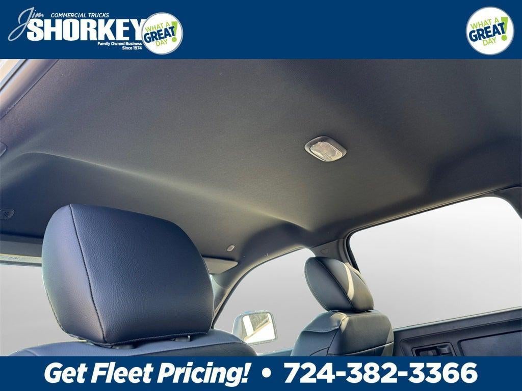 2026 RAM 3500 Tradesman DRW 4x4 / 6.7L Diesel / 9' Service Body