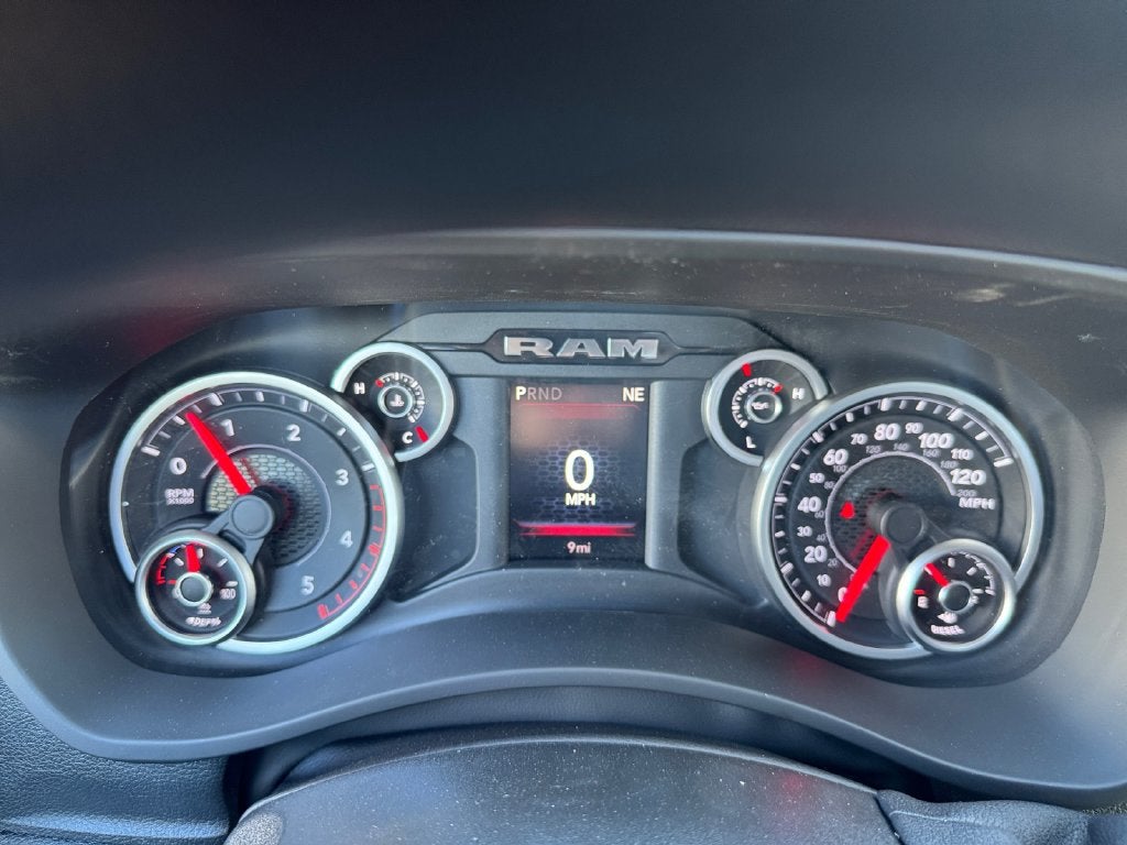 2027 RAM 3500 Tradesman DRW 4x4 / 6.7L Diesel / 60" CA Chassis