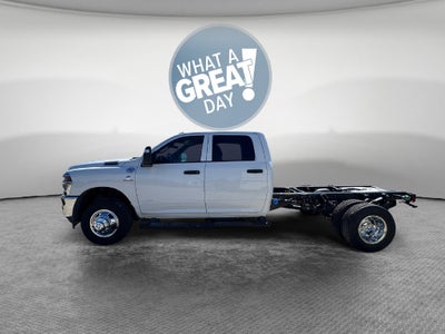 2027 RAM 3500 Tradesman DRW 4x4 / 6.7L Diesel / 60" CA Chassis