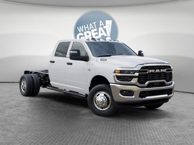 2027 RAM 3500 Tradesman DRW 4x4 / 6.7L Diesel / 60" CA Chassis