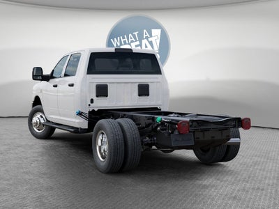 2027 RAM 3500 Tradesman DRW 4x4 / 6.7L Diesel / 60" CA Chassis